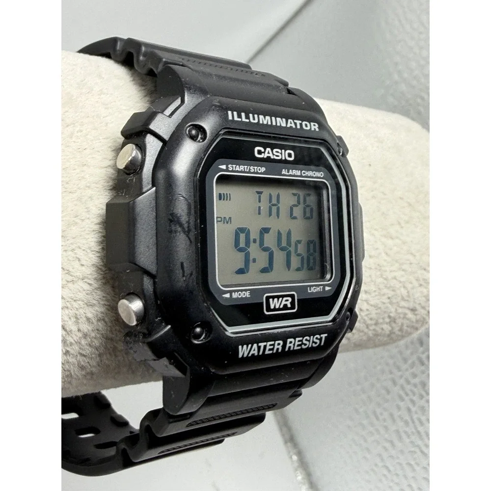 Casio F-108WH Mens Watch NWT 39MM 8.5